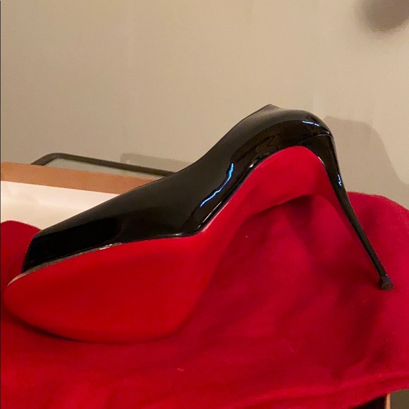 Christian Louboutin Pumps. Excellent Condition - Picture 2 of 3